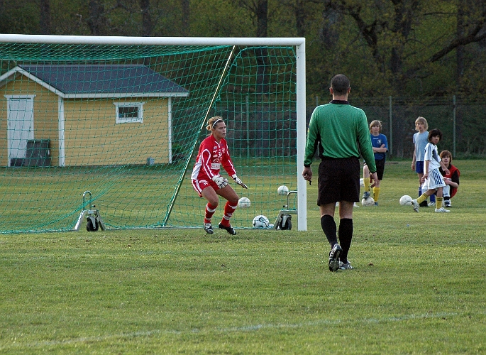 2007_0503_03.JPG - Även andra straffen går i mål, 2-3 genom Kajsa Rudengård